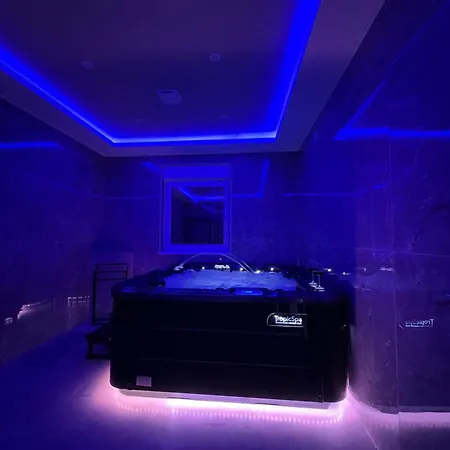 Holiday home Cosy House Spa Privatif